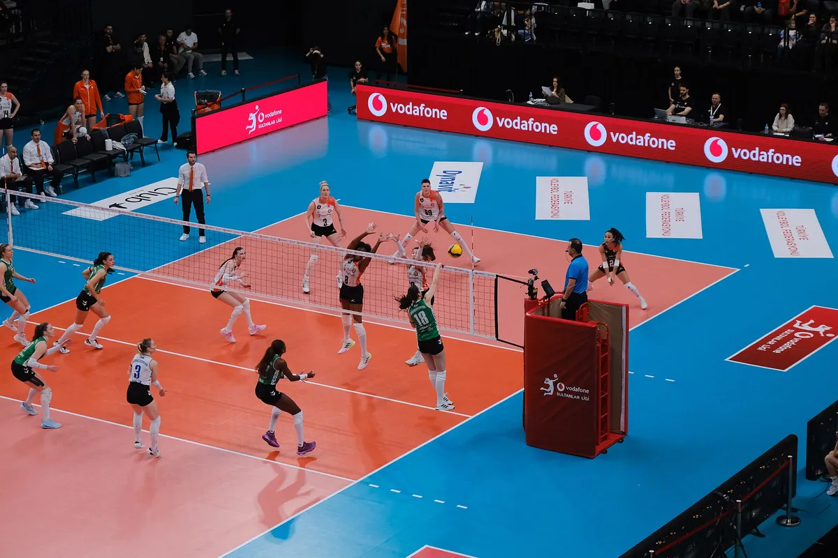 Eczacıbaşı ile Nilüfer Belediyespor arasındaki Sultanlar Ligi maçından genel görünüm